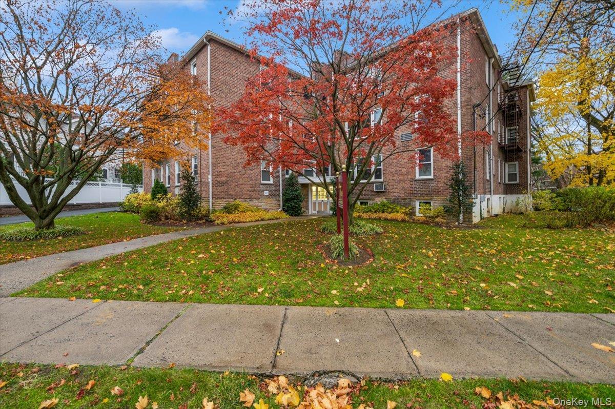 Coop Pelham  Westchester County, NY 10805, MLS-945473-2