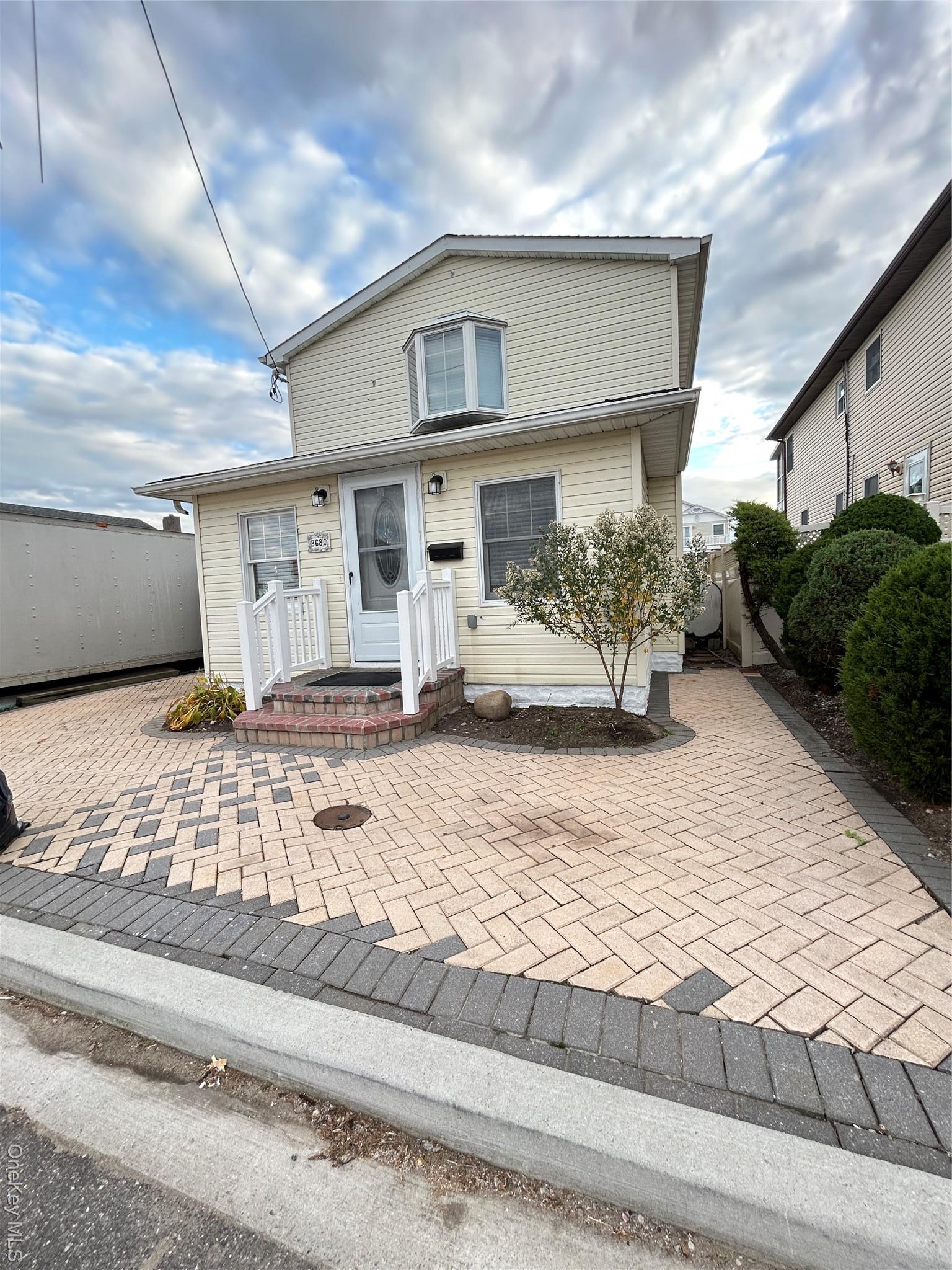 Single Family Naomi  Nassau County, NY 11783, MLS-945474-2