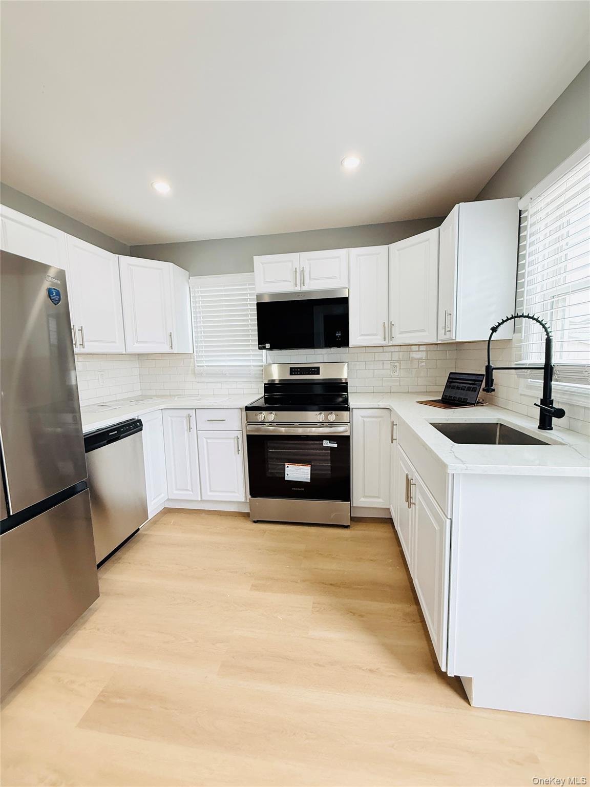 Single Family Naomi  Nassau County, NY 11783, MLS-945474-7