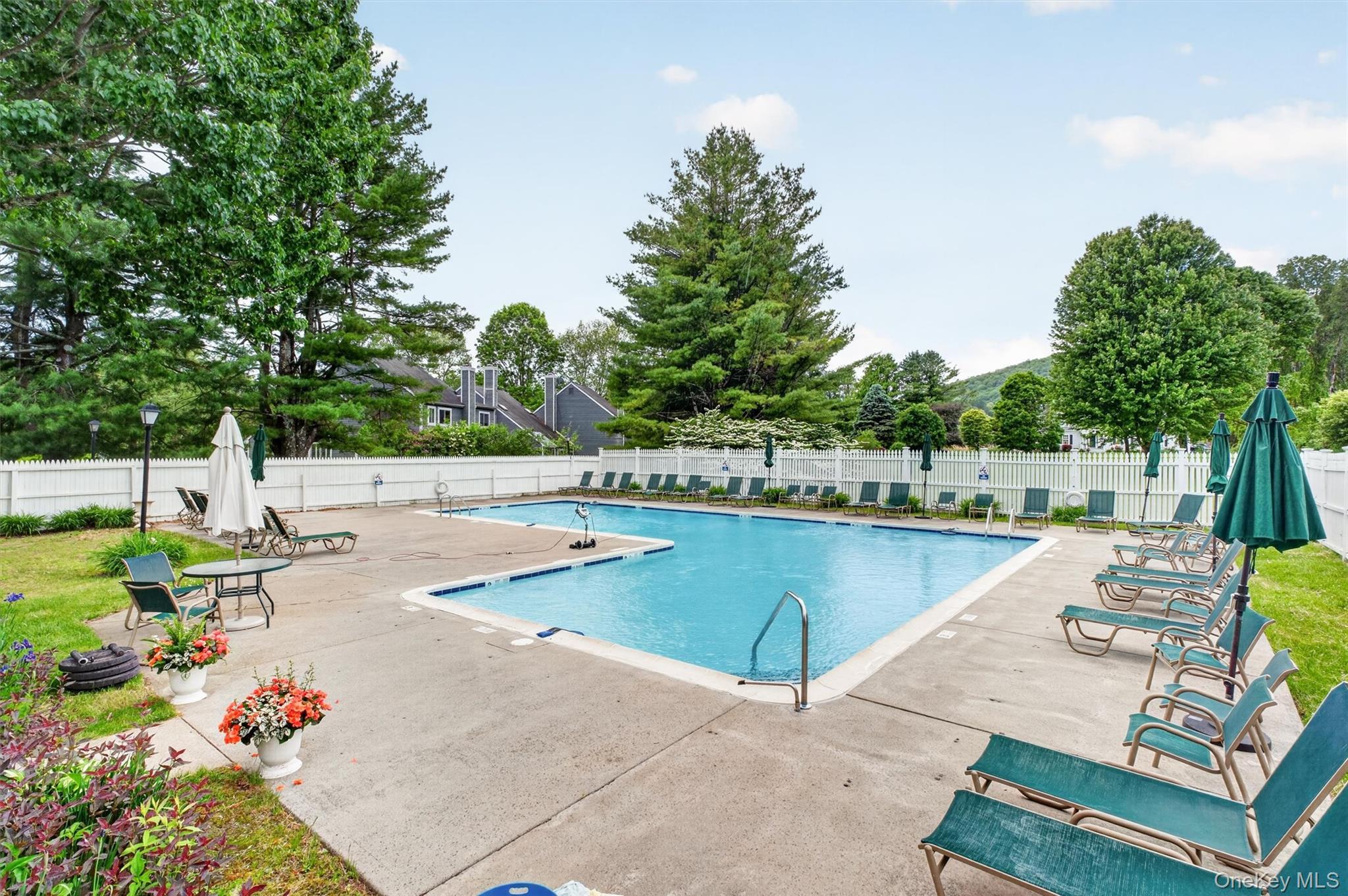 Single Family Red Tail Court  Dutchess County, NY 12564, MLS-945476-40