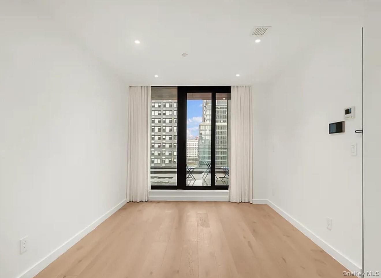 Condo Hunter  Queens, NY 11101, MLS-945545-11