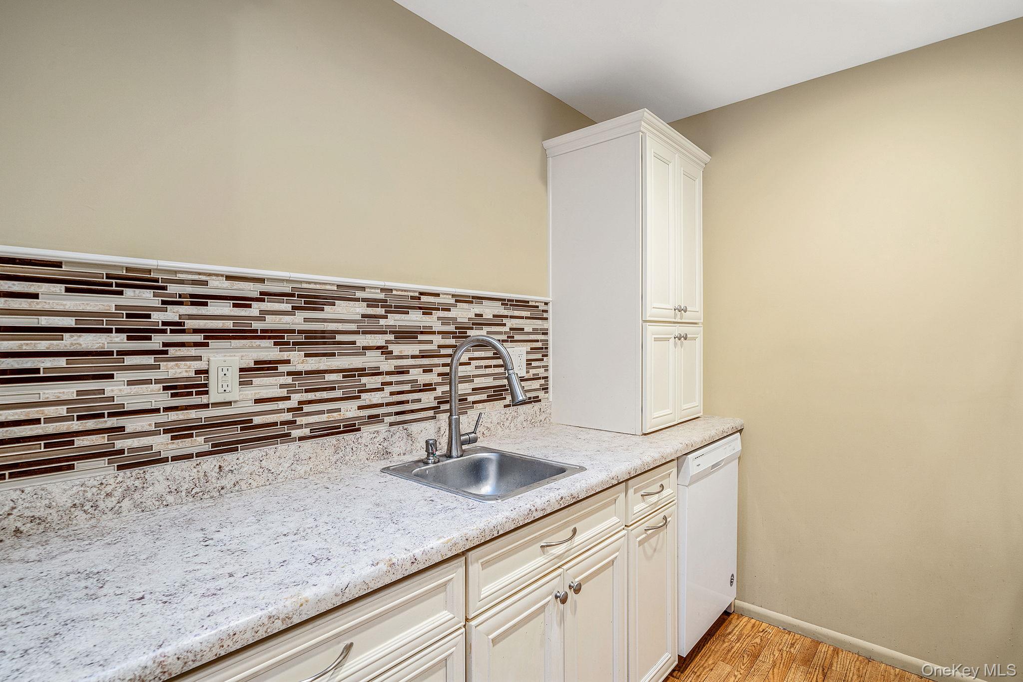 Condo Exmore  Suffolk County, NY 11961, MLS-945552-12