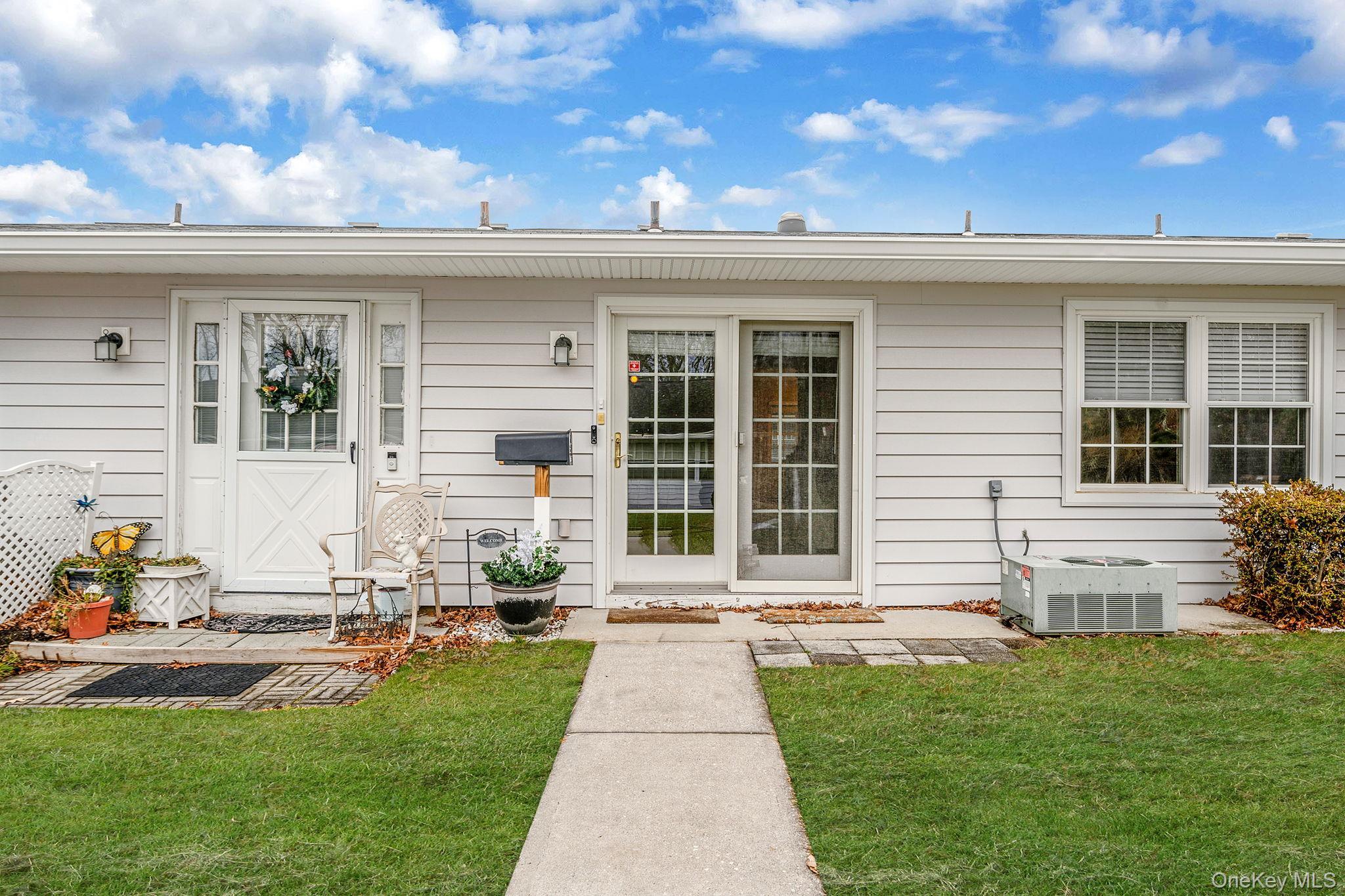 Condo Exmore  Suffolk County, NY 11961, MLS-945552-3