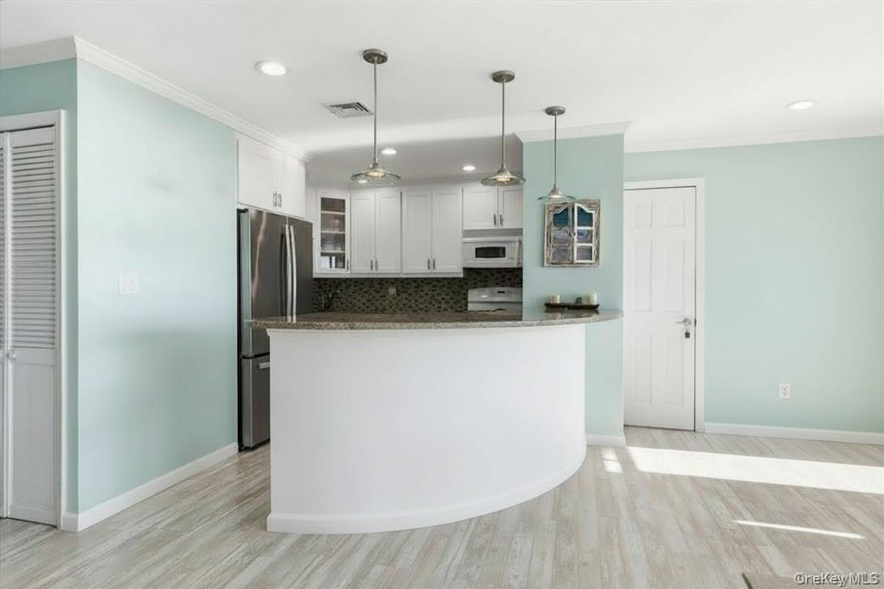 Condo Oceanfront  Nassau County, NY 11561, MLS-945592-7