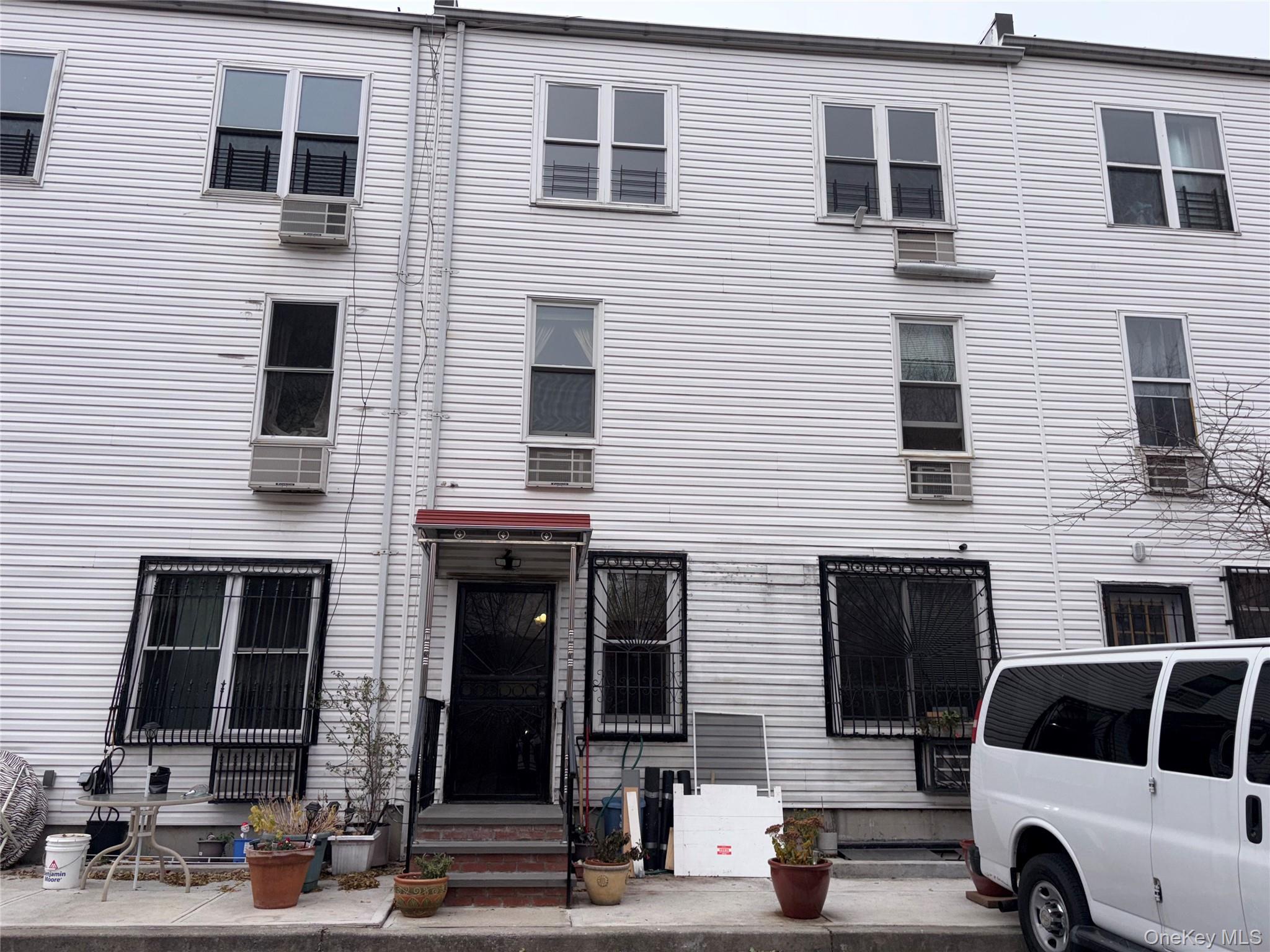 Single Family Elton  Bronx, NY 10451, MLS-945618-2