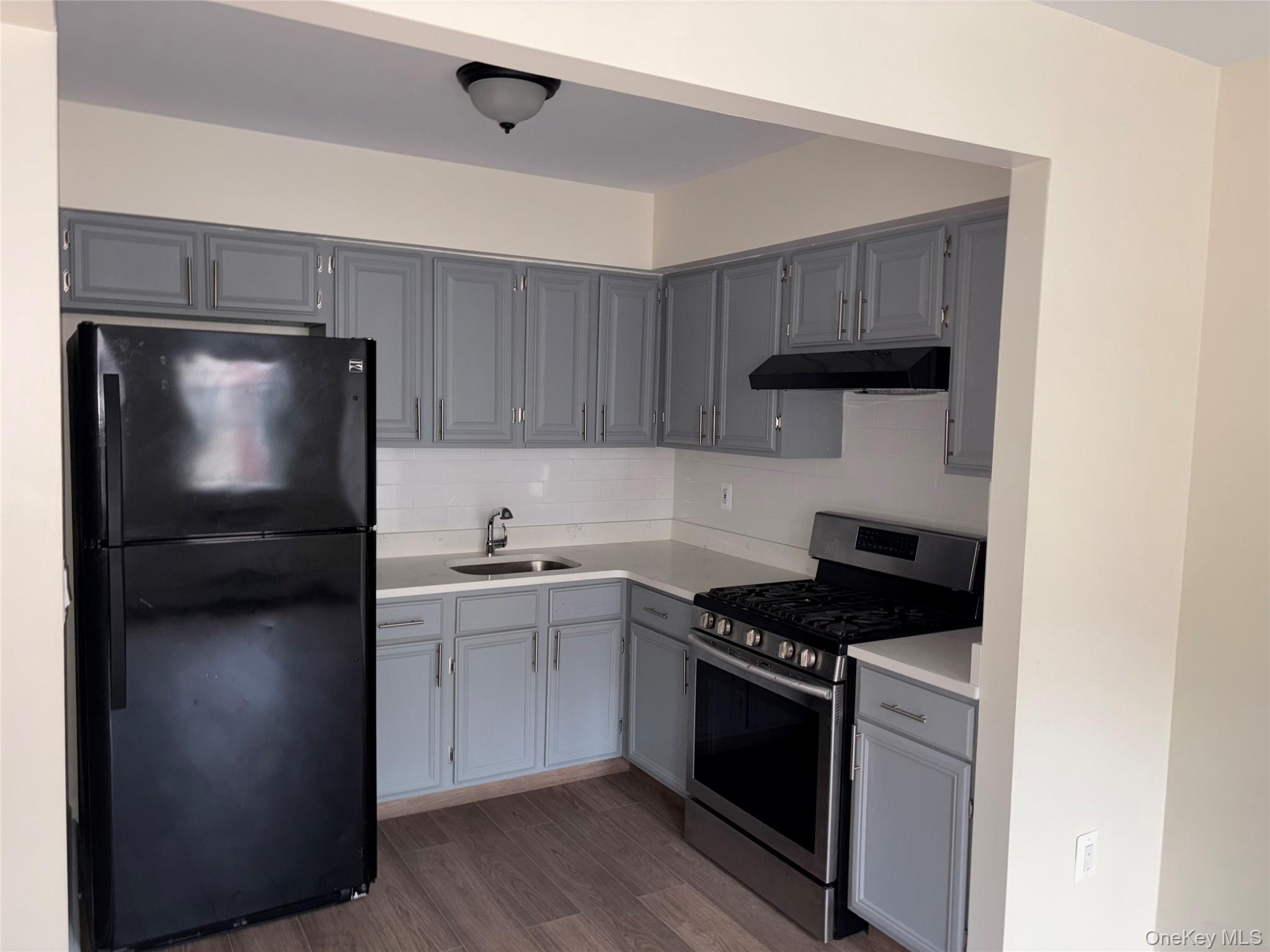 Single Family Elton  Bronx, NY 10451, MLS-945618-24