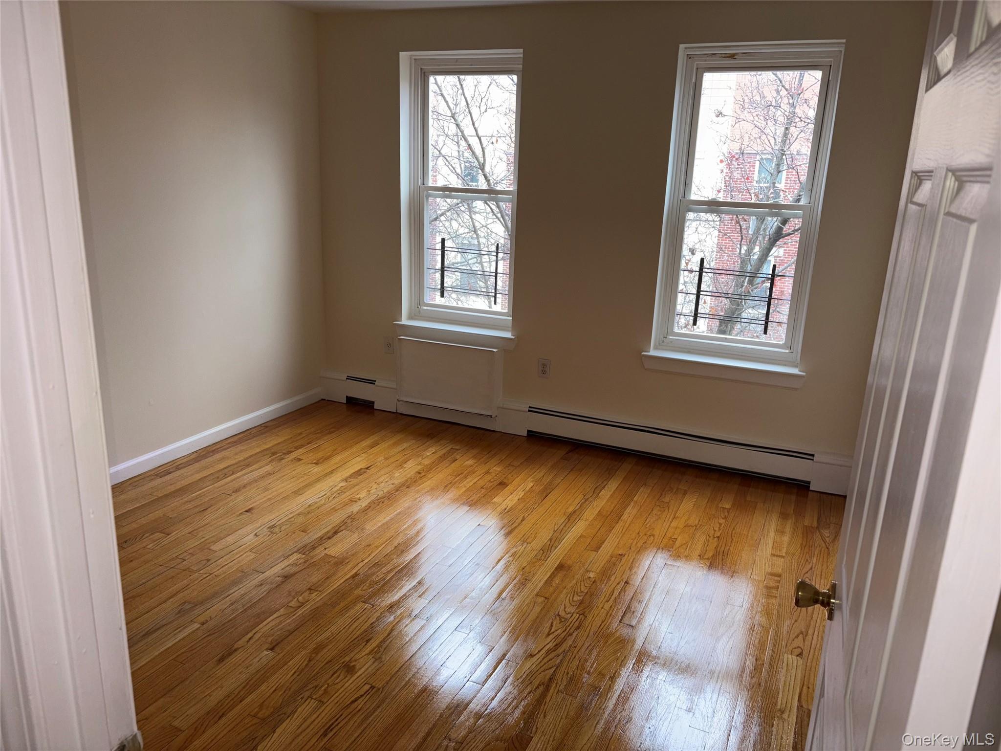 Single Family Elton  Bronx, NY 10451, MLS-945618-32