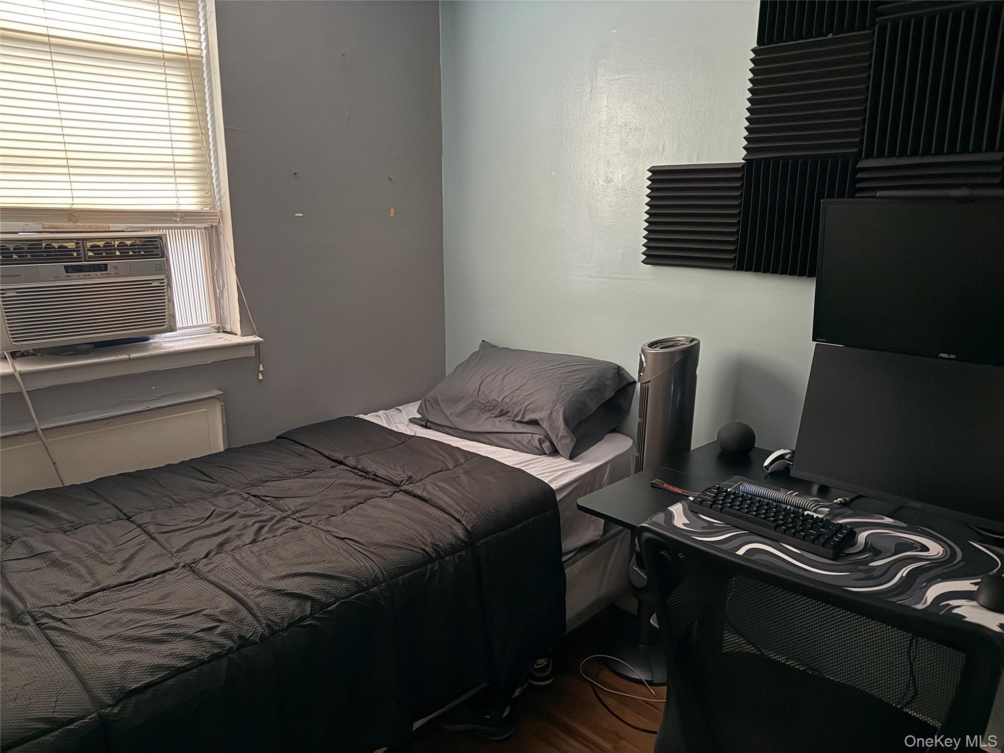 Single Family 69th  Queens, NY 11378, MLS-945680-22