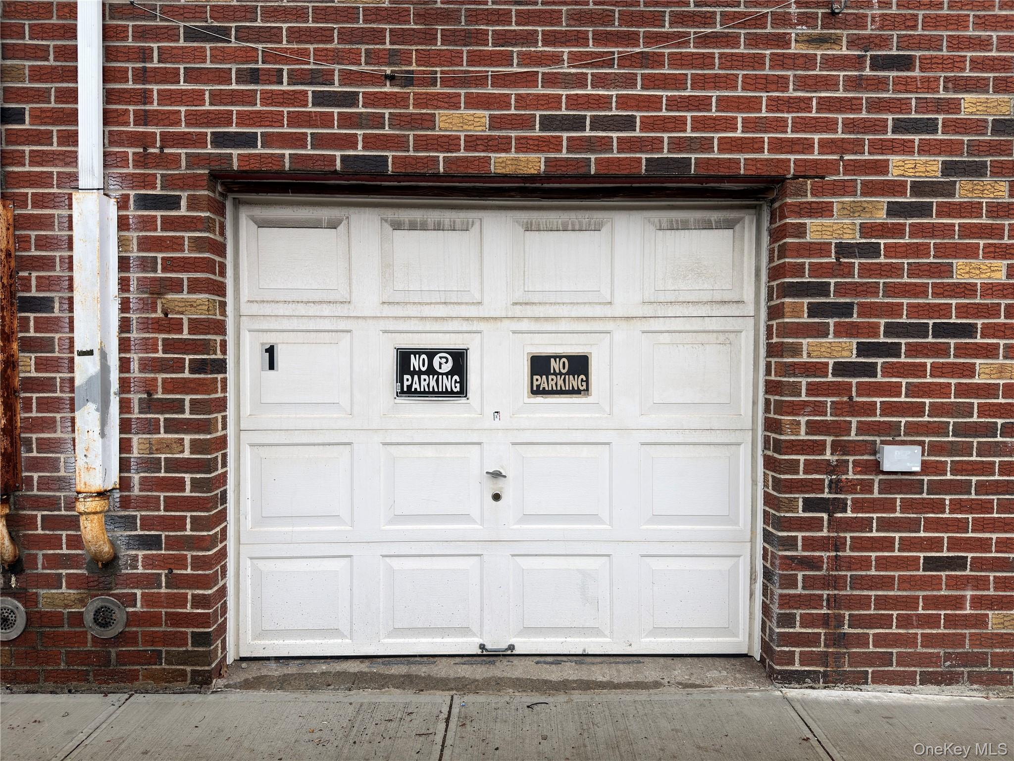 Single Family 69th  Queens, NY 11378, MLS-945680-3