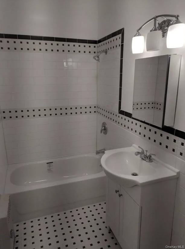 Single Family Jamaica Queens, NY 11421, MLS-945698-23