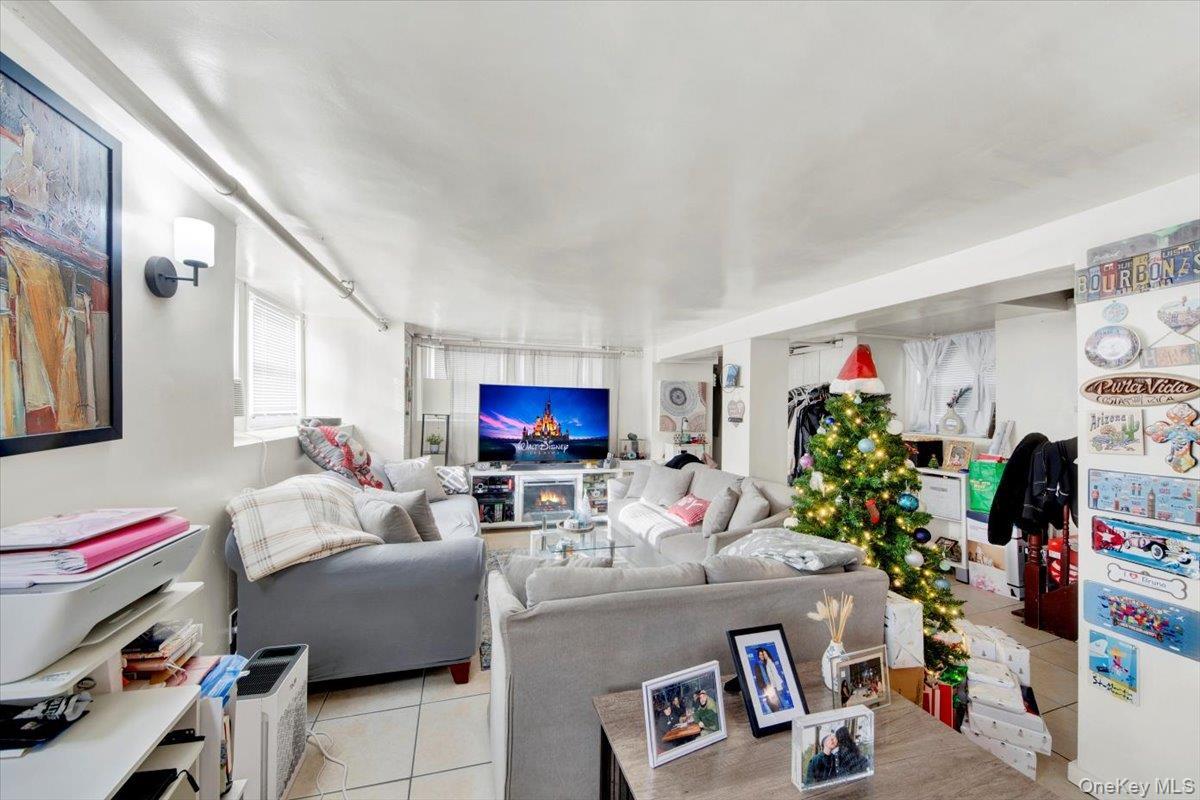 Single Family Morgan  Bronx, NY 10469, MLS-945736-29