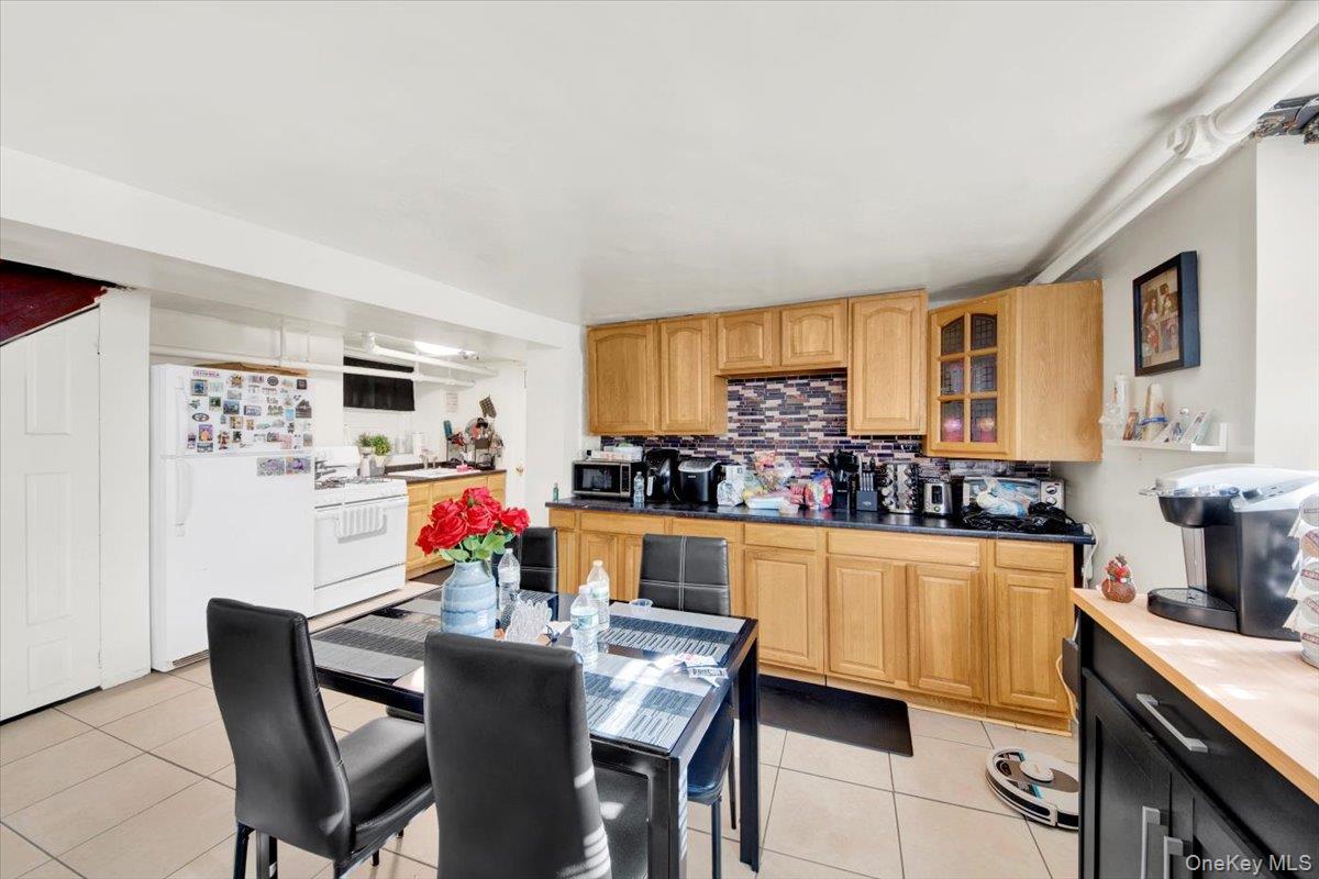 Single Family Morgan  Bronx, NY 10469, MLS-945736-30