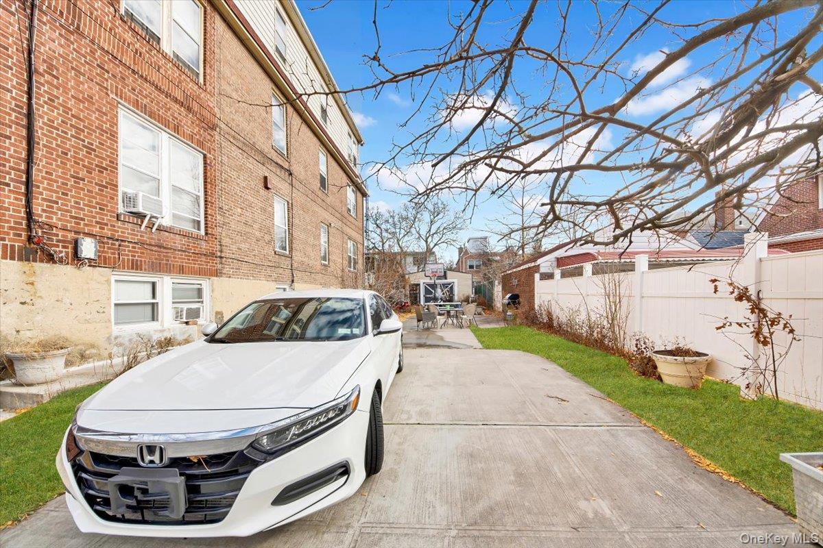 Single Family Morgan  Bronx, NY 10469, MLS-945736-36