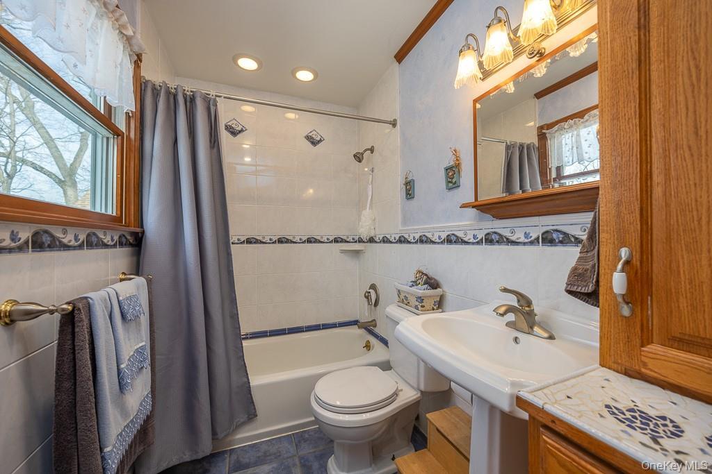 Single Family Georgian  Rockland County, NY 10980, MLS-945832-17