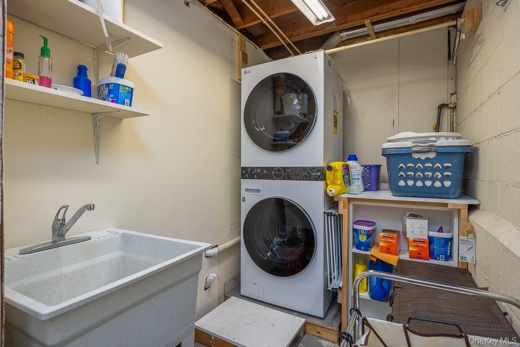 Single Family Georgian  Rockland County, NY 10980, MLS-945832-23