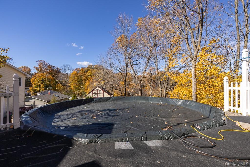 Single Family Georgian  Rockland County, NY 10980, MLS-945832-32