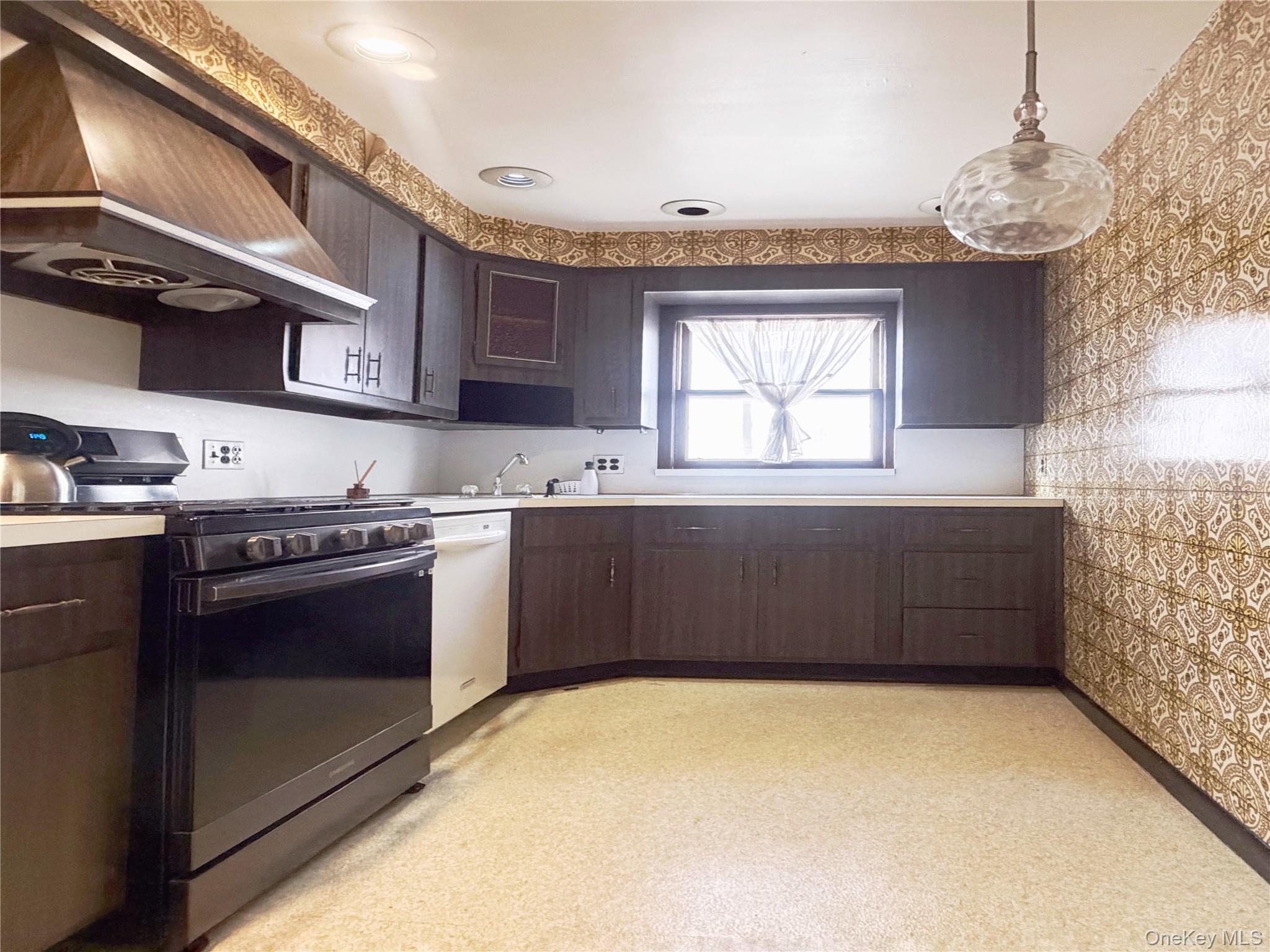 Single Family Woodbine  Queens, NY 11385, MLS-945858-10