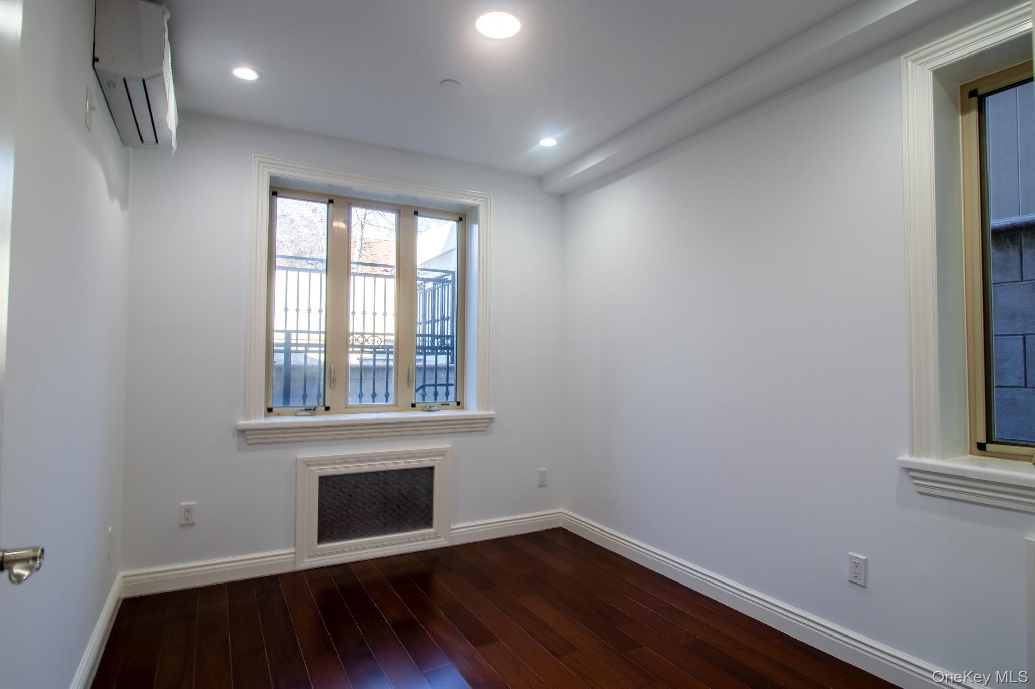 Single Family 129th  Queens, NY 11356, MLS-945864-4