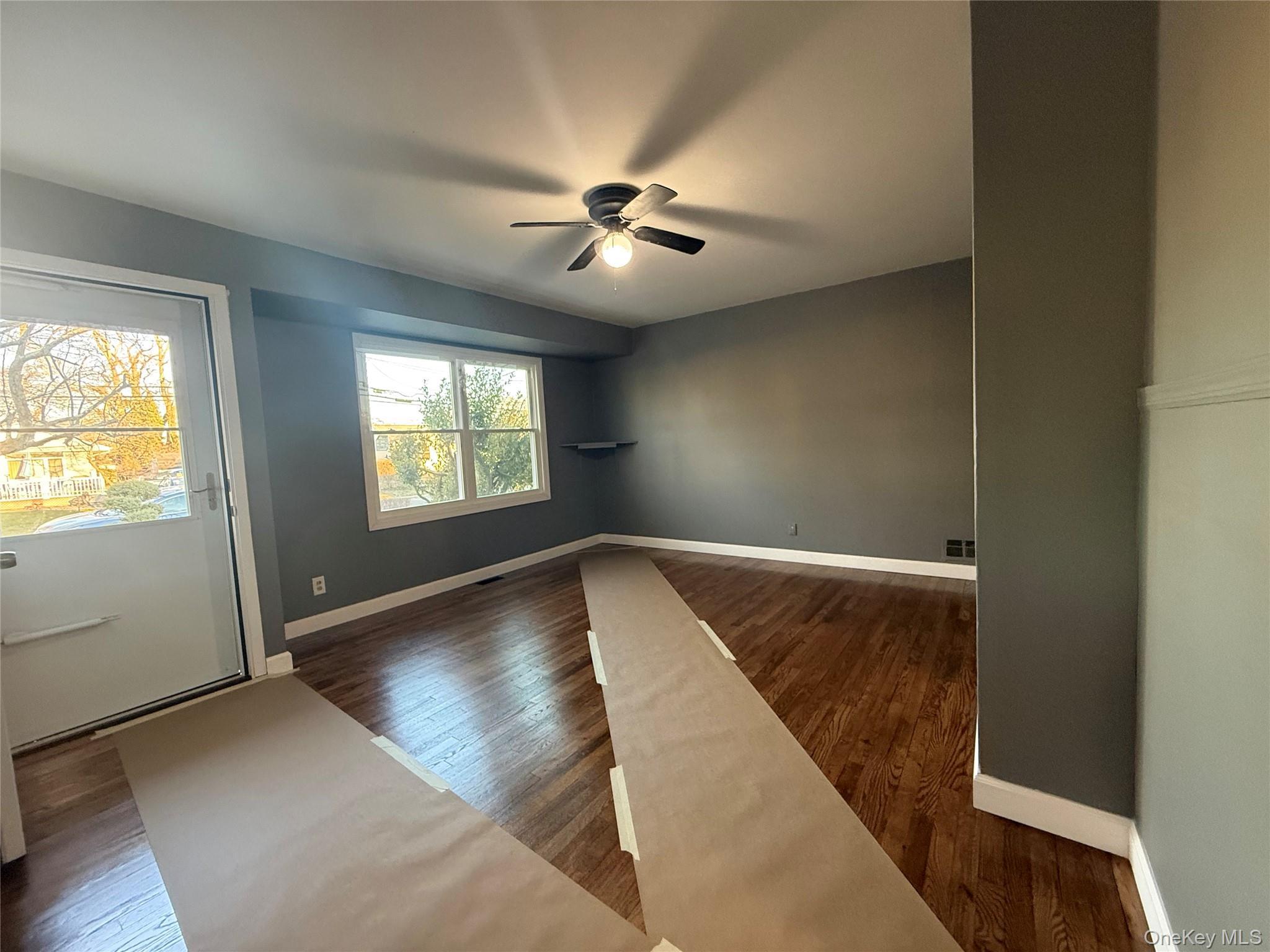 Single Family Eagle  Suffolk County, NY 11763, MLS-945906-32