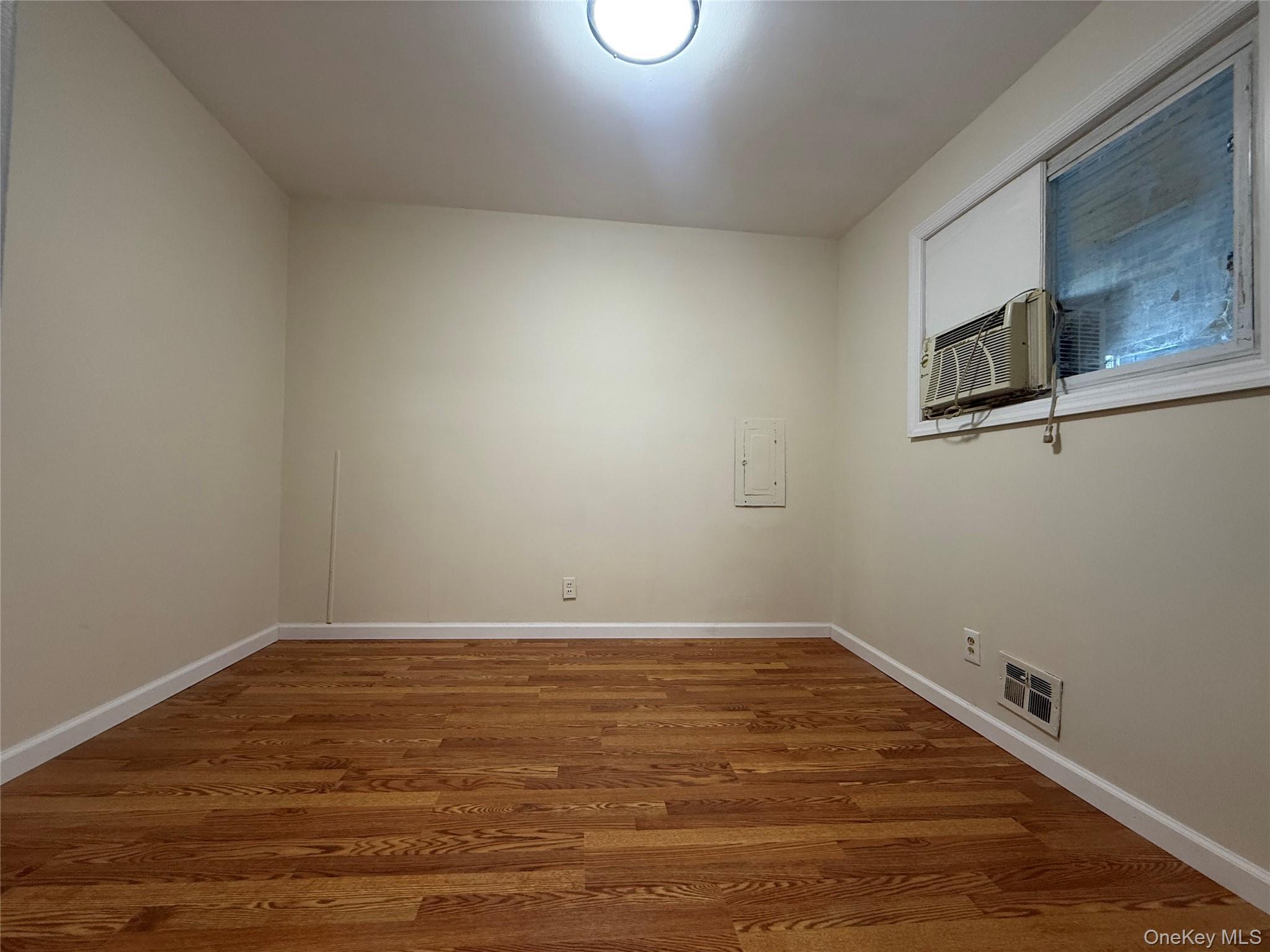 Single Family Eagle  Suffolk County, NY 11763, MLS-945906-33