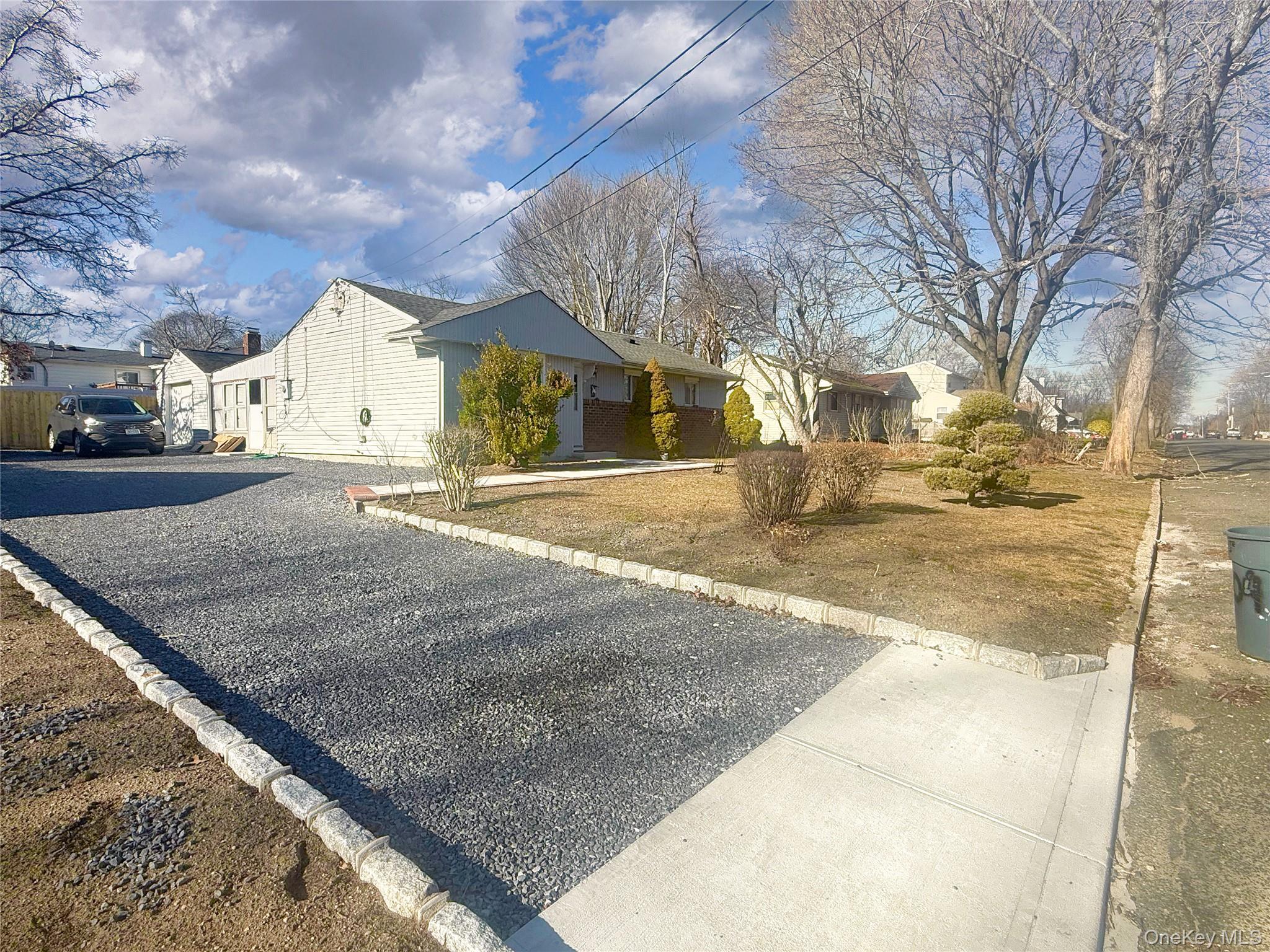 Single Family Eagle  Suffolk County, NY 11763, MLS-945906-35