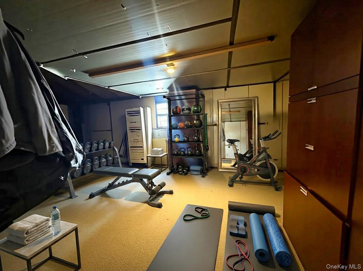 Single Family Eagle  Suffolk County, NY 11763, MLS-945906-38