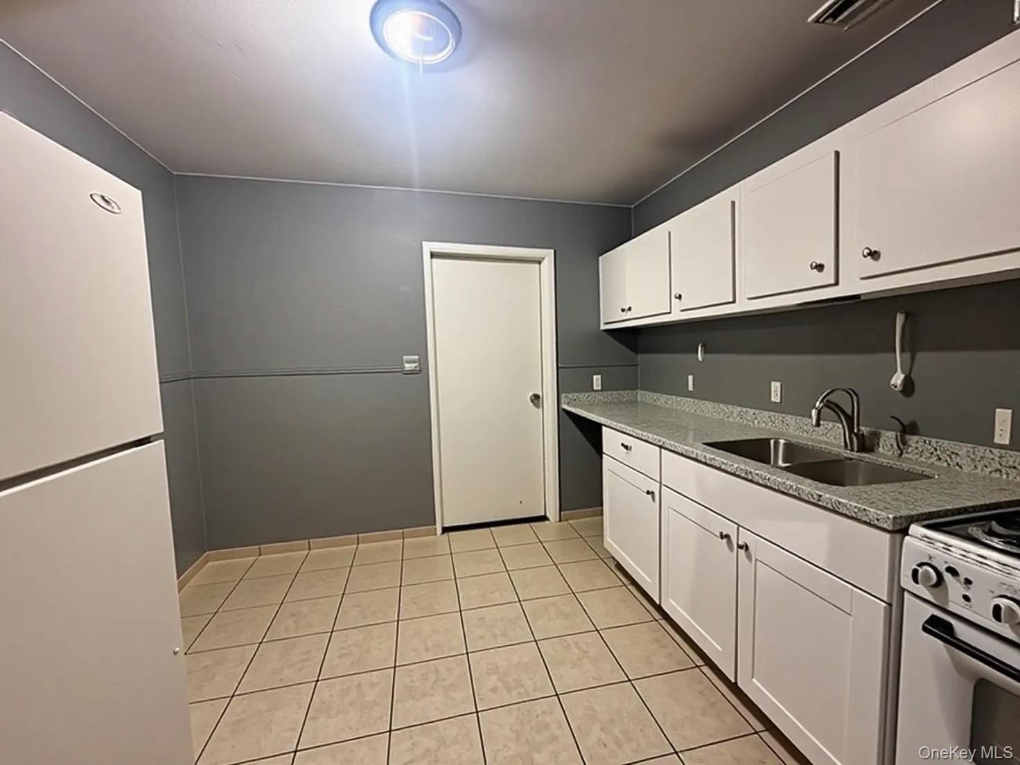 Single Family Eagle  Suffolk County, NY 11763, MLS-945906-8