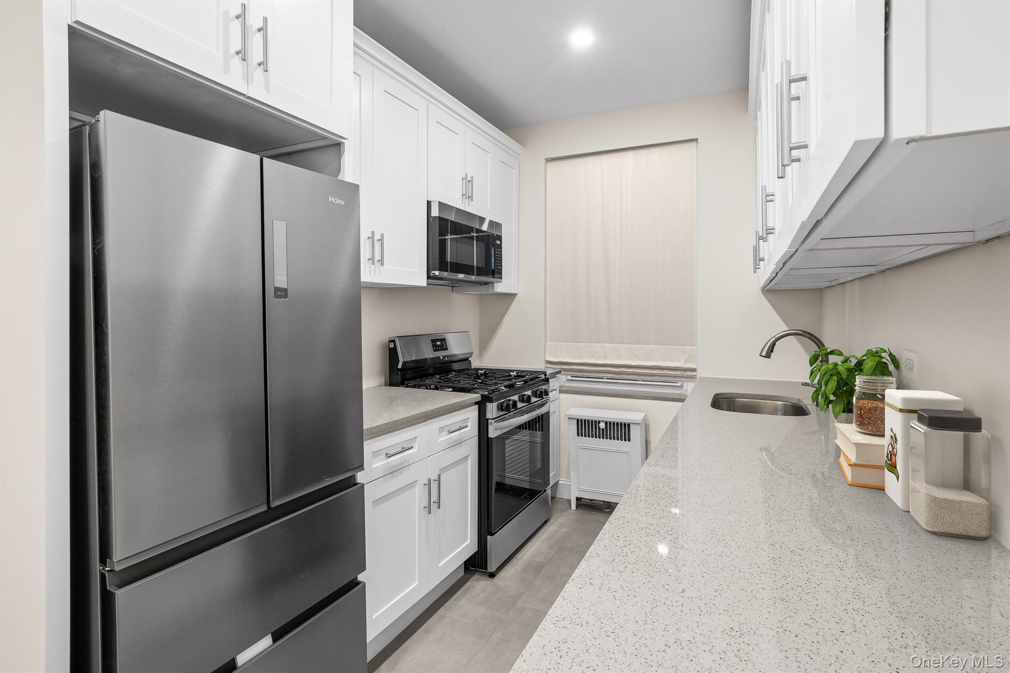 Coop 73rd  Queens, NY 11375, MLS-945909-3