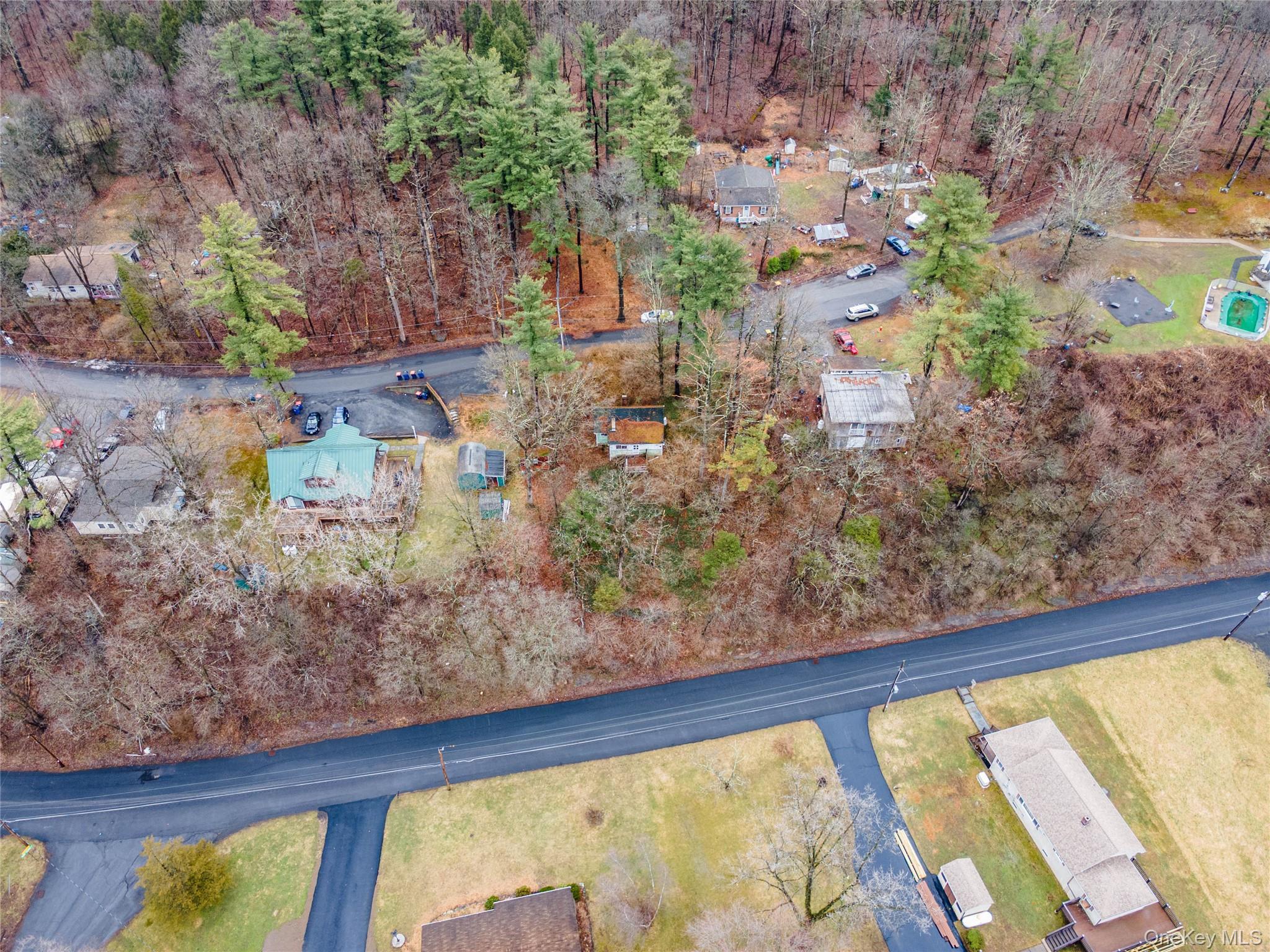 Single Family South  Ulster County, NY 12477, MLS-945933-5