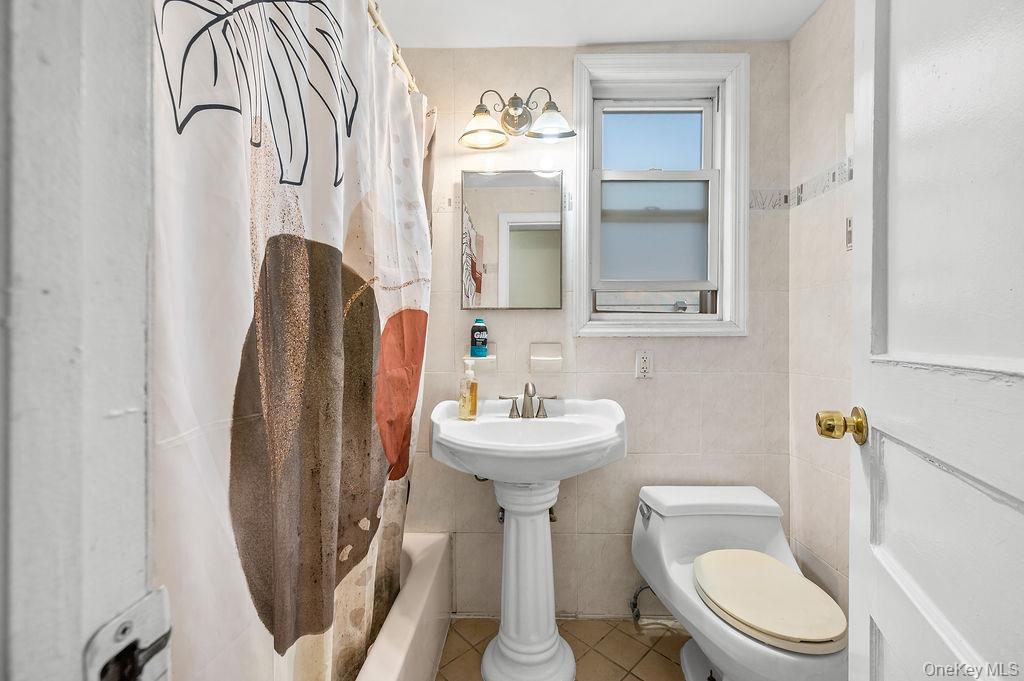 Single Family Humphreys Queens, NY 11369, MLS-945941-22