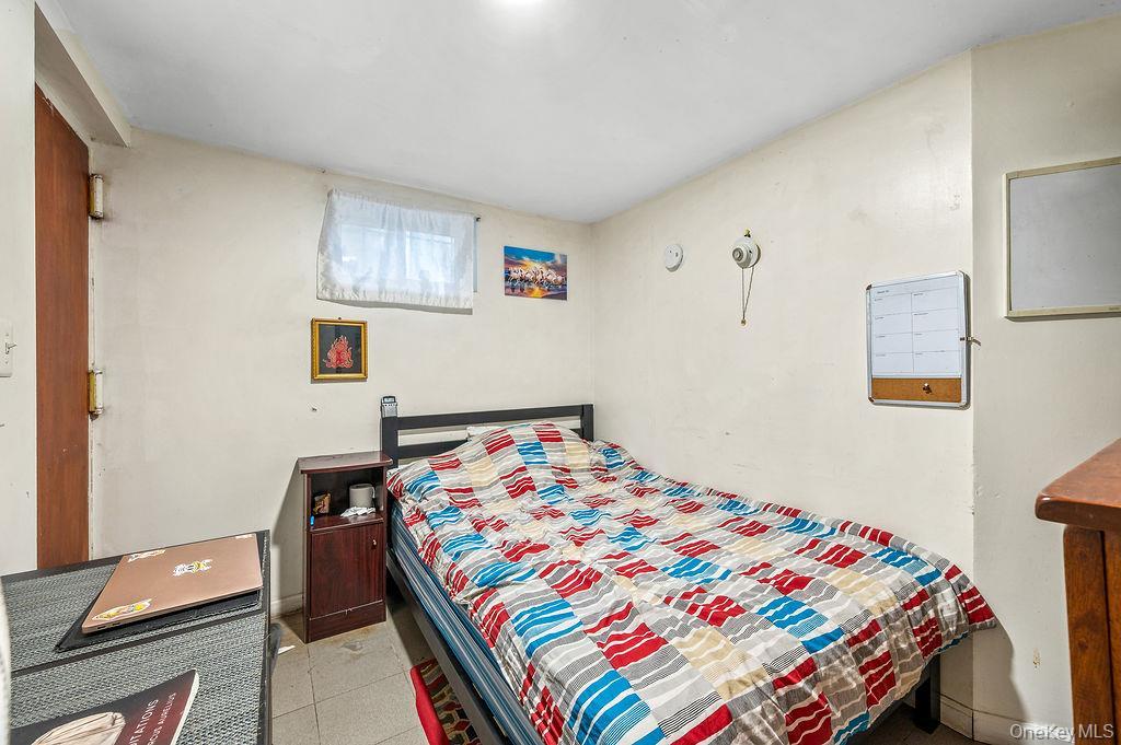 Single Family Humphreys Queens, NY 11369, MLS-945941-25