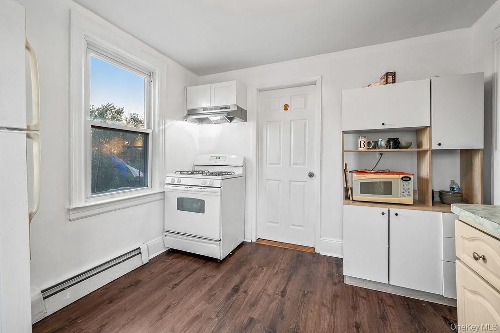 Single Family Humphreys Queens, NY 11369, MLS-945941-32