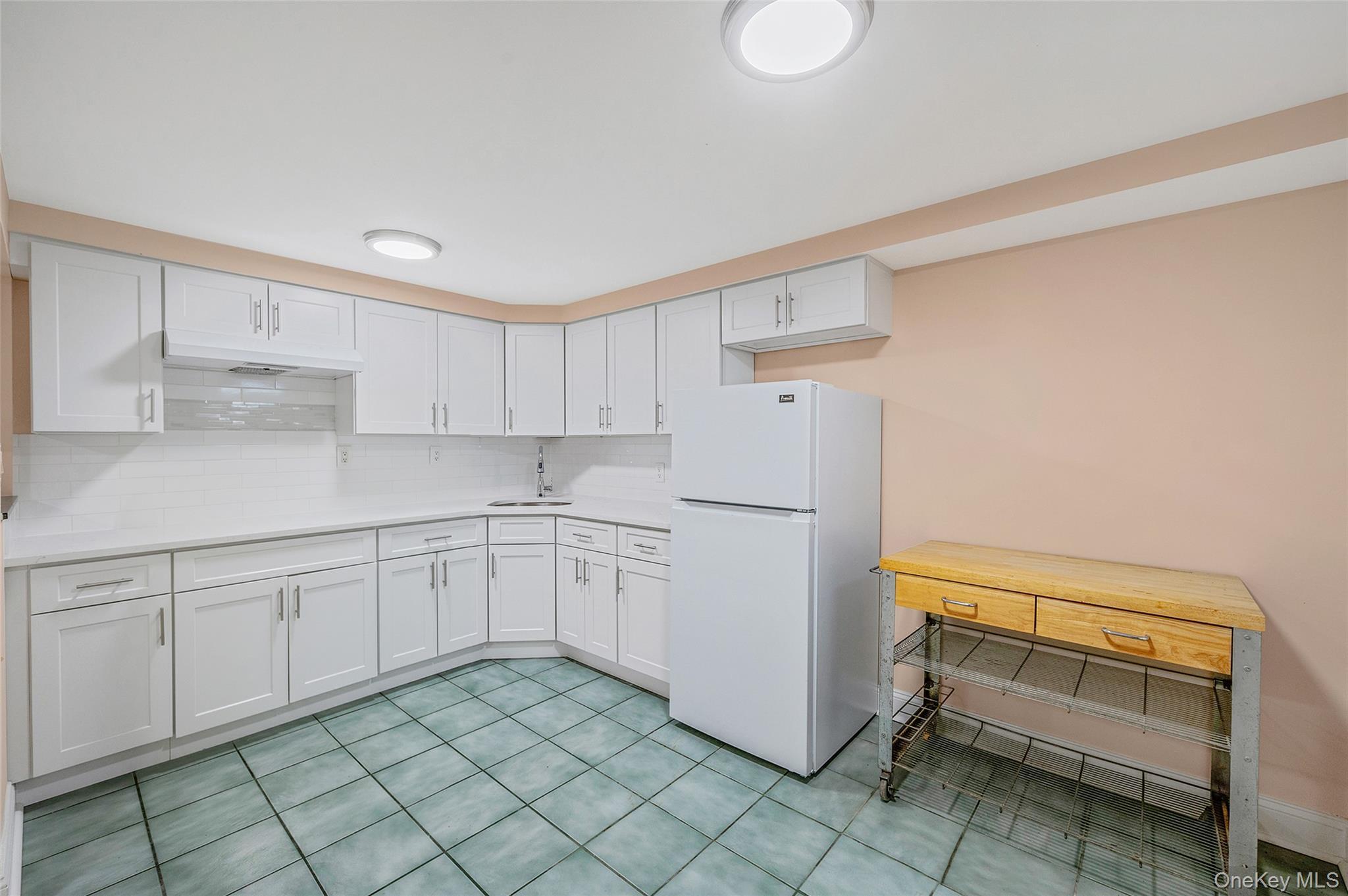 Single Family 70th  Queens, NY 11378, MLS-945960-21