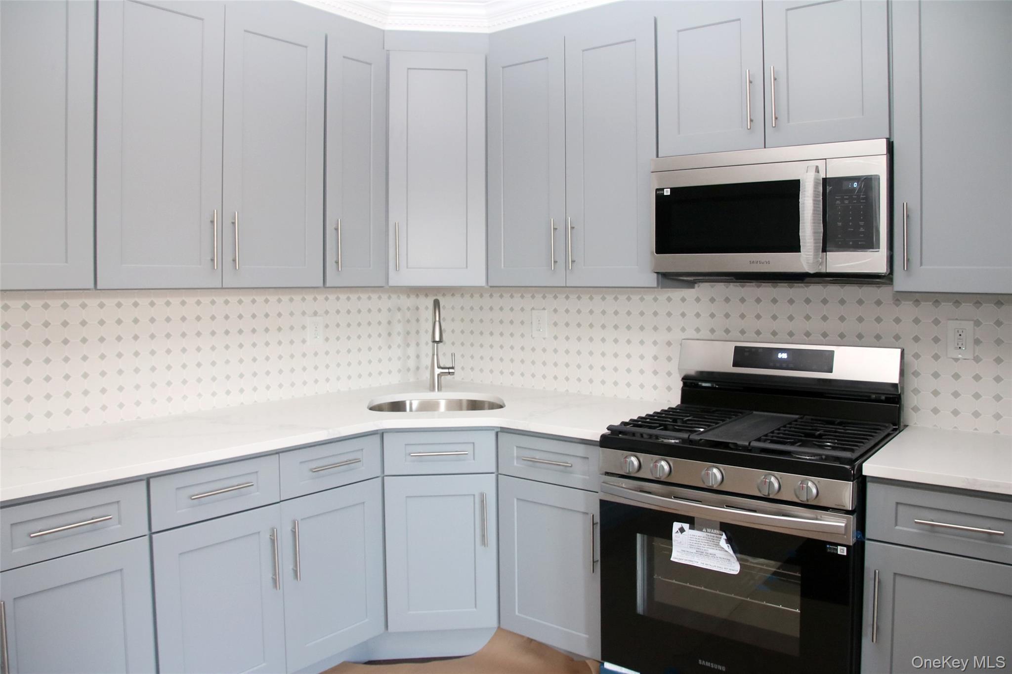 Single Family 95  Brooklyn, NY 11236, MLS-946003-22