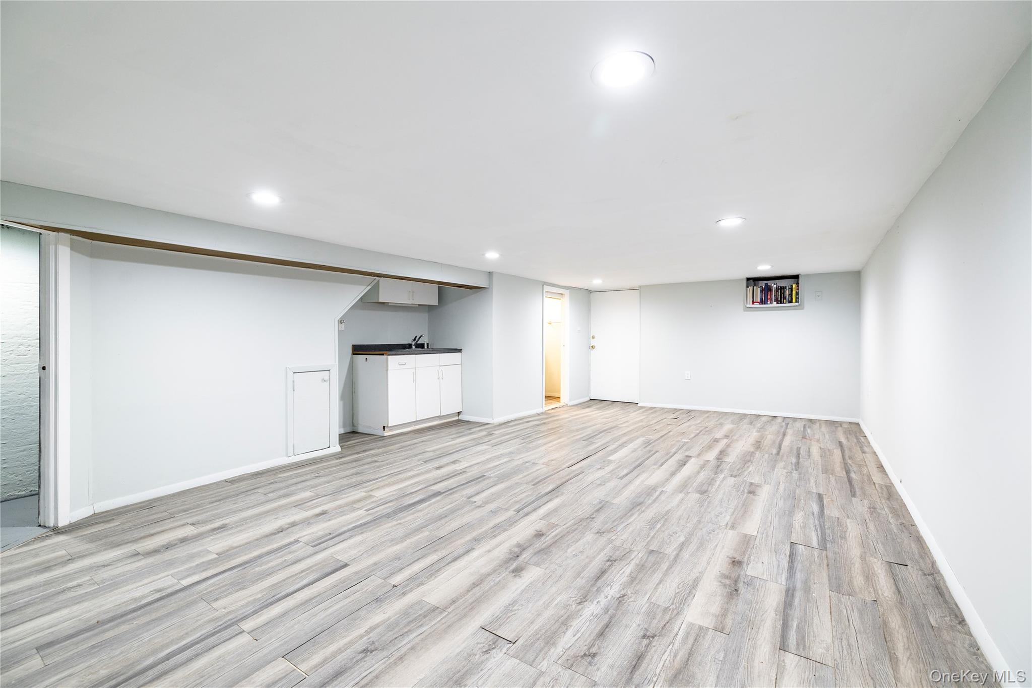 Single Family Exeter  Queens, NY 11375, MLS-946011-13