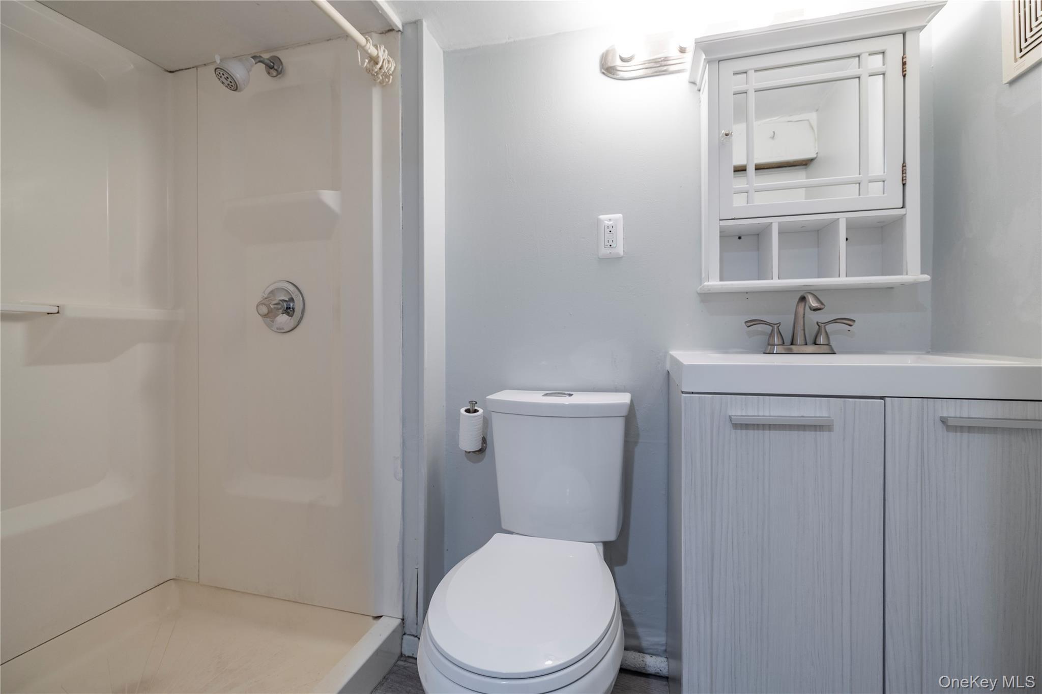 Single Family Exeter  Queens, NY 11375, MLS-946011-16