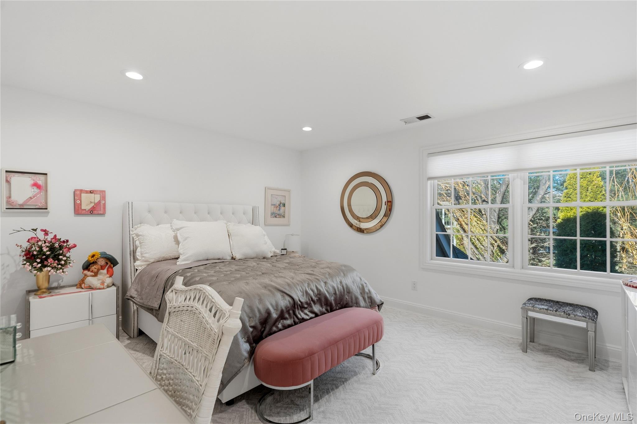 Condo Hathaway  Nassau County, NY 11030, MLS-946048-16