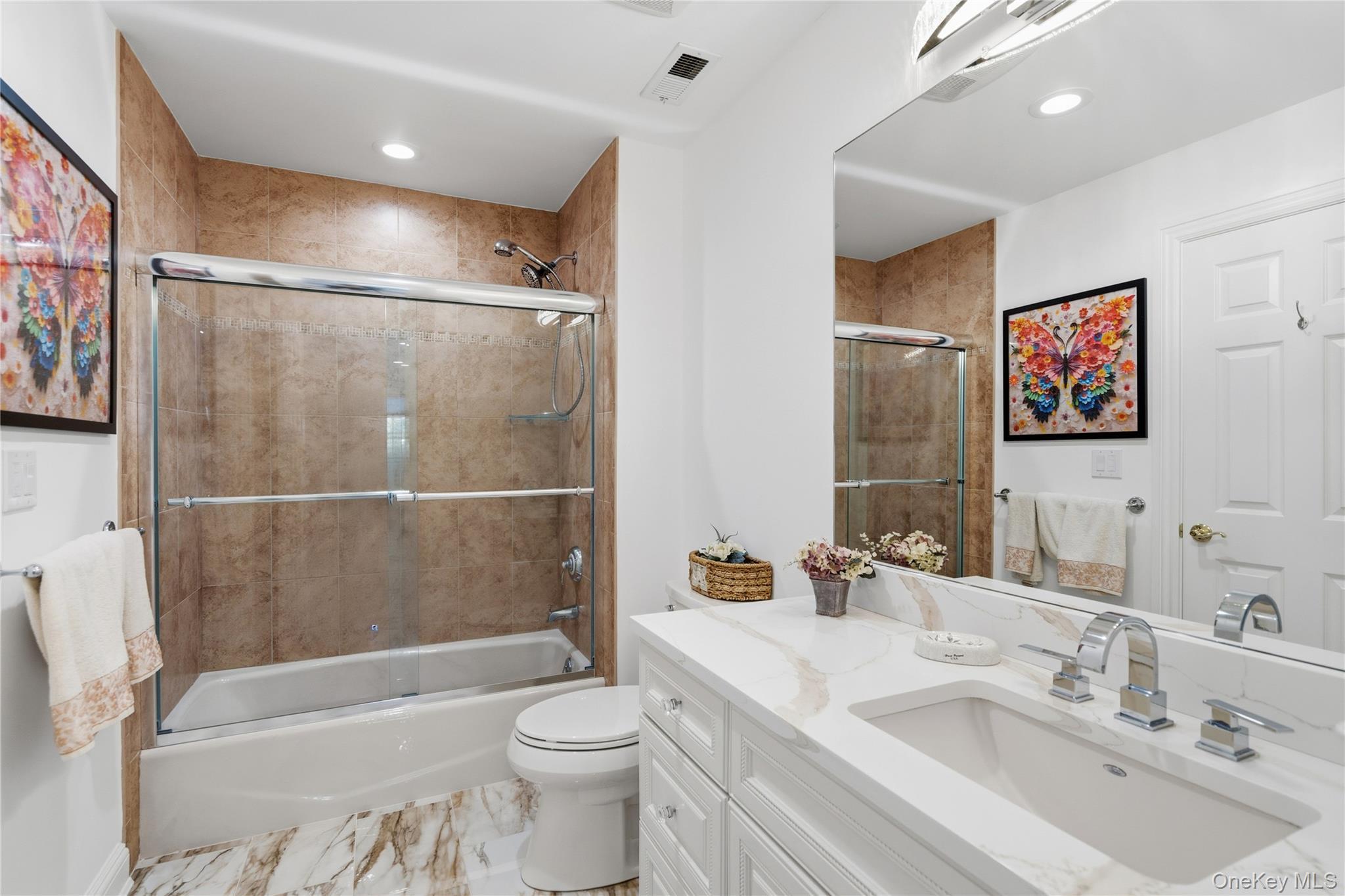 Condo Hathaway  Nassau County, NY 11030, MLS-946048-17