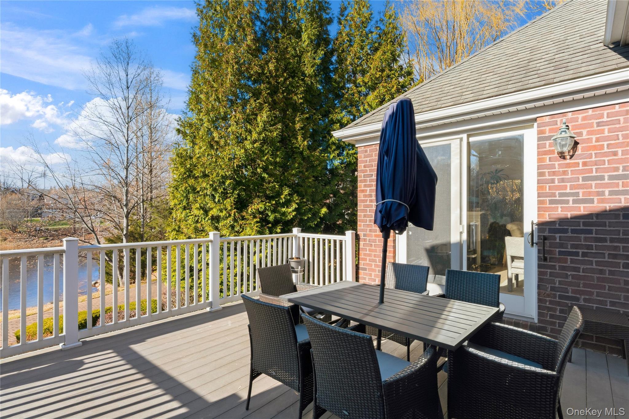 Condo Hathaway  Nassau County, NY 11030, MLS-946048-21