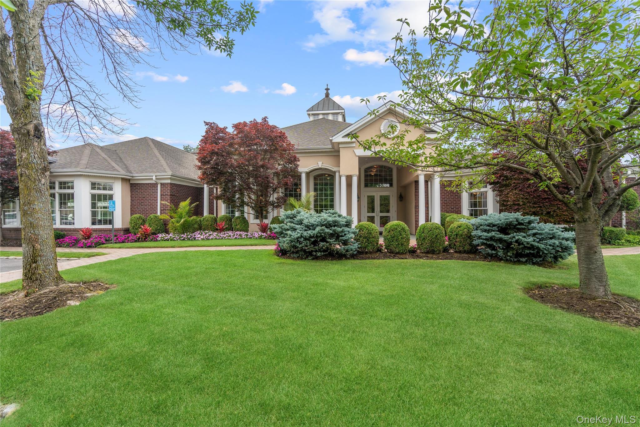 Condo Hathaway  Nassau County, NY 11030, MLS-946048-25