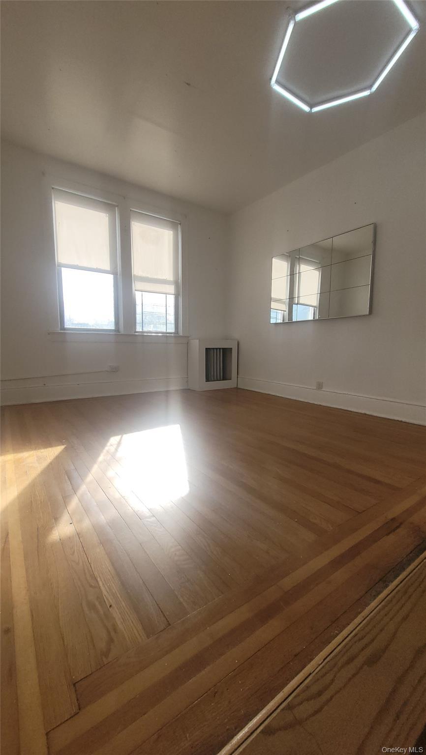 Single Family Yates  Bronx, NY 10469, MLS-946056-10