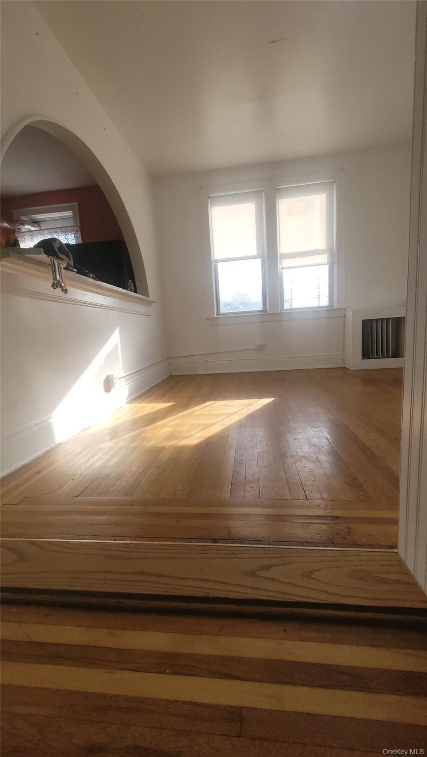 Single Family Yates  Bronx, NY 10469, MLS-946056-11