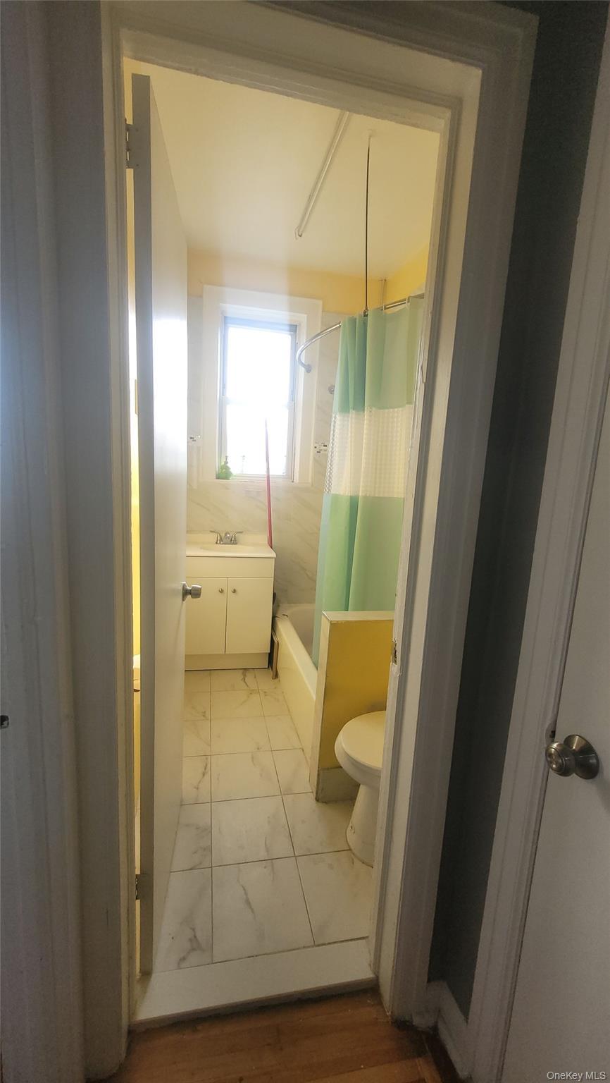 Single Family Yates  Bronx, NY 10469, MLS-946056-12