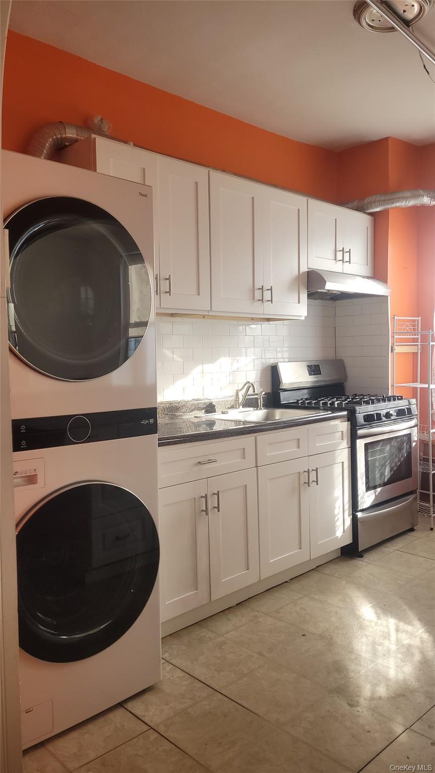 Single Family Yates  Bronx, NY 10469, MLS-946056-17