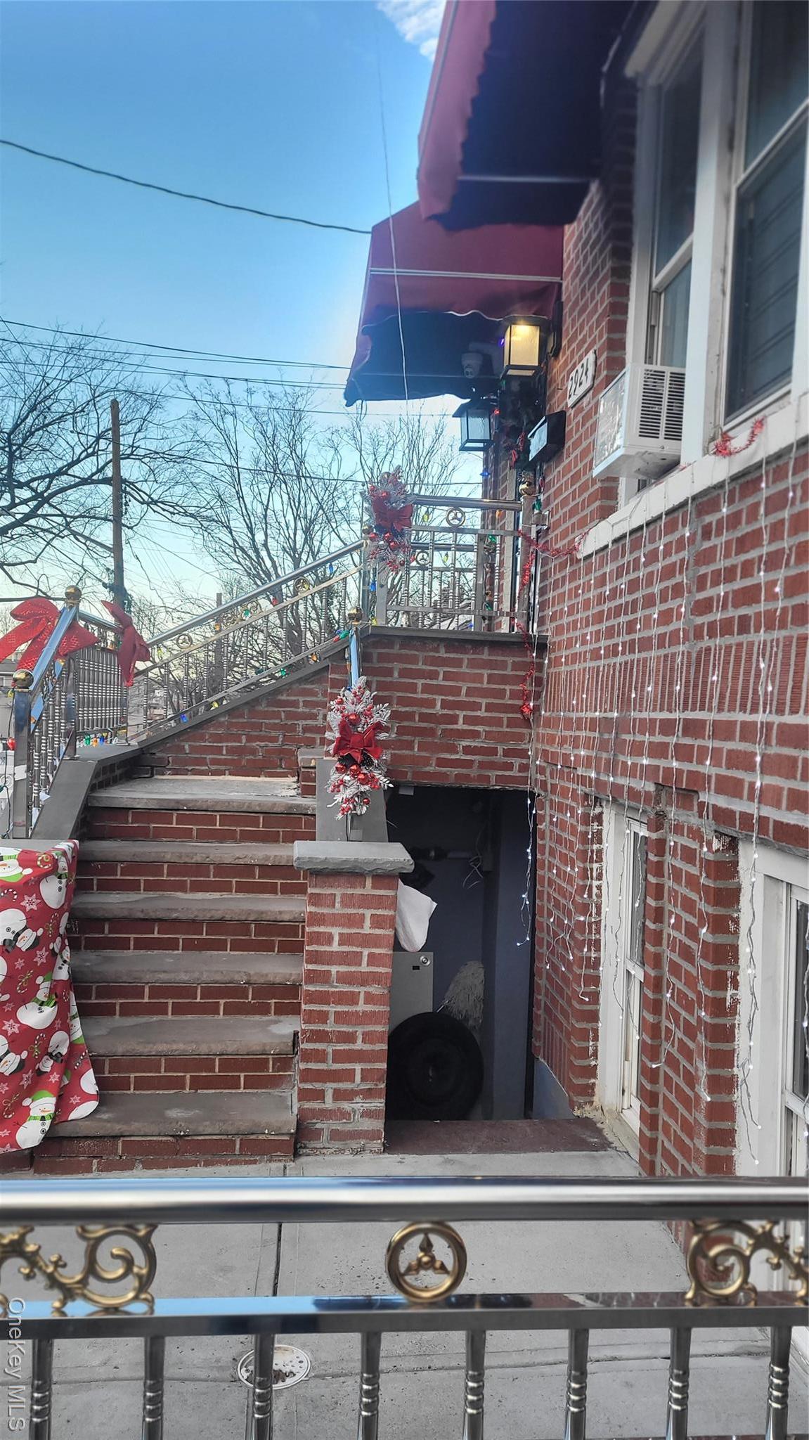 Single Family Yates  Bronx, NY 10469, MLS-946056-2