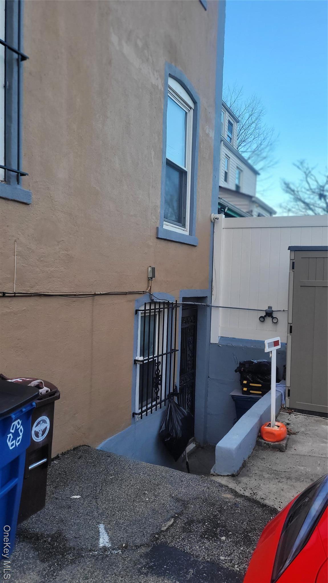 Single Family Yates  Bronx, NY 10469, MLS-946056-4