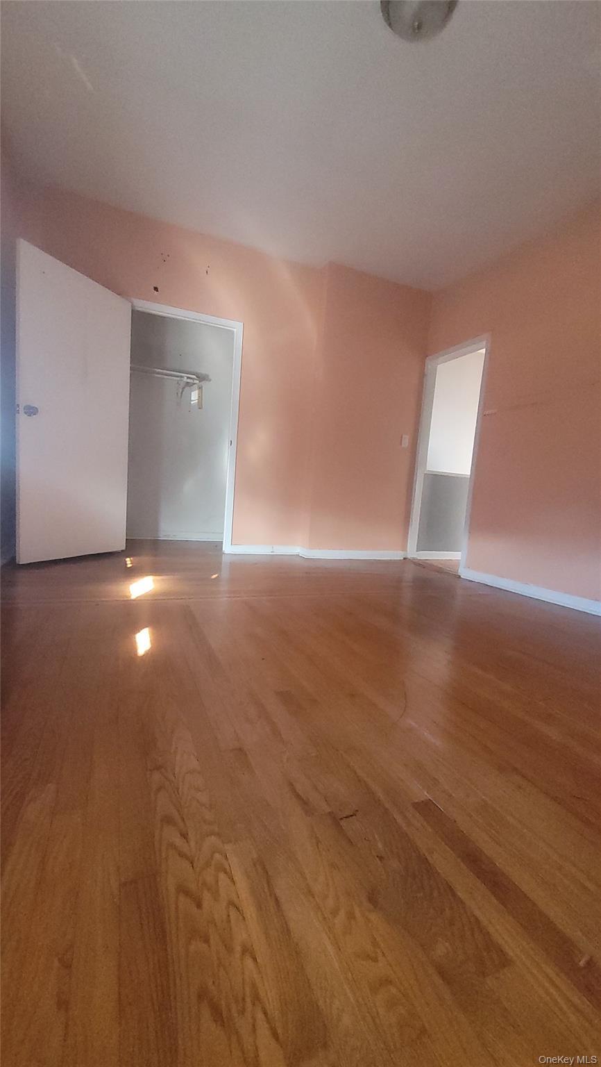 Single Family Yates  Bronx, NY 10469, MLS-946056-8