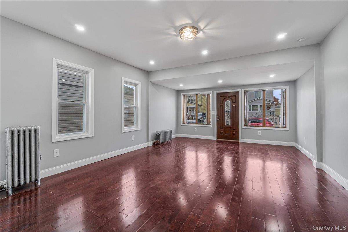 Single Family 201st  Queens, NY 11423, MLS-946058-2