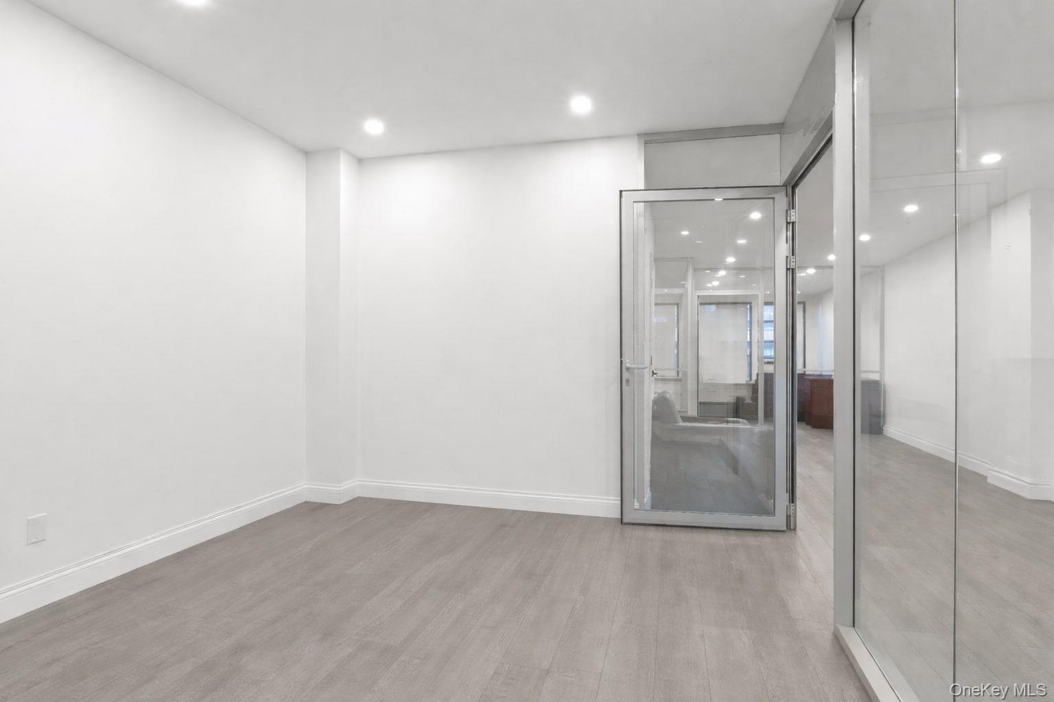 Commercial Lease 125th  Manhattan, NY 10035, MLS-946082-10