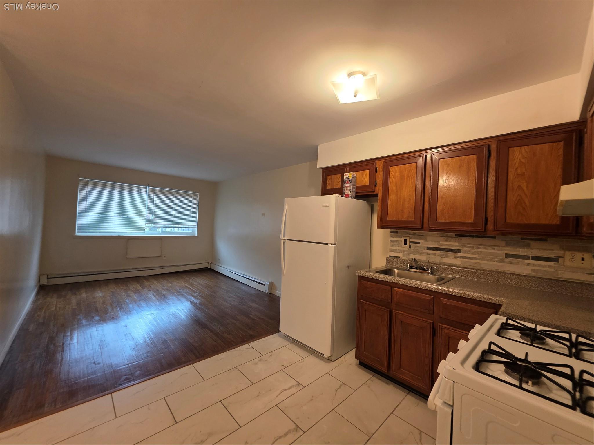 Apartment Ely  Bronx, NY 10469, MLS-946132-2
